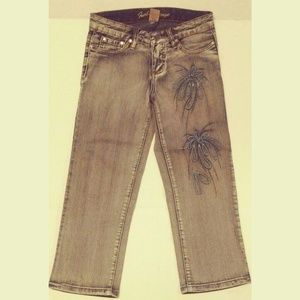 NWOT Funhouse Vintage Denim Capri Pants
